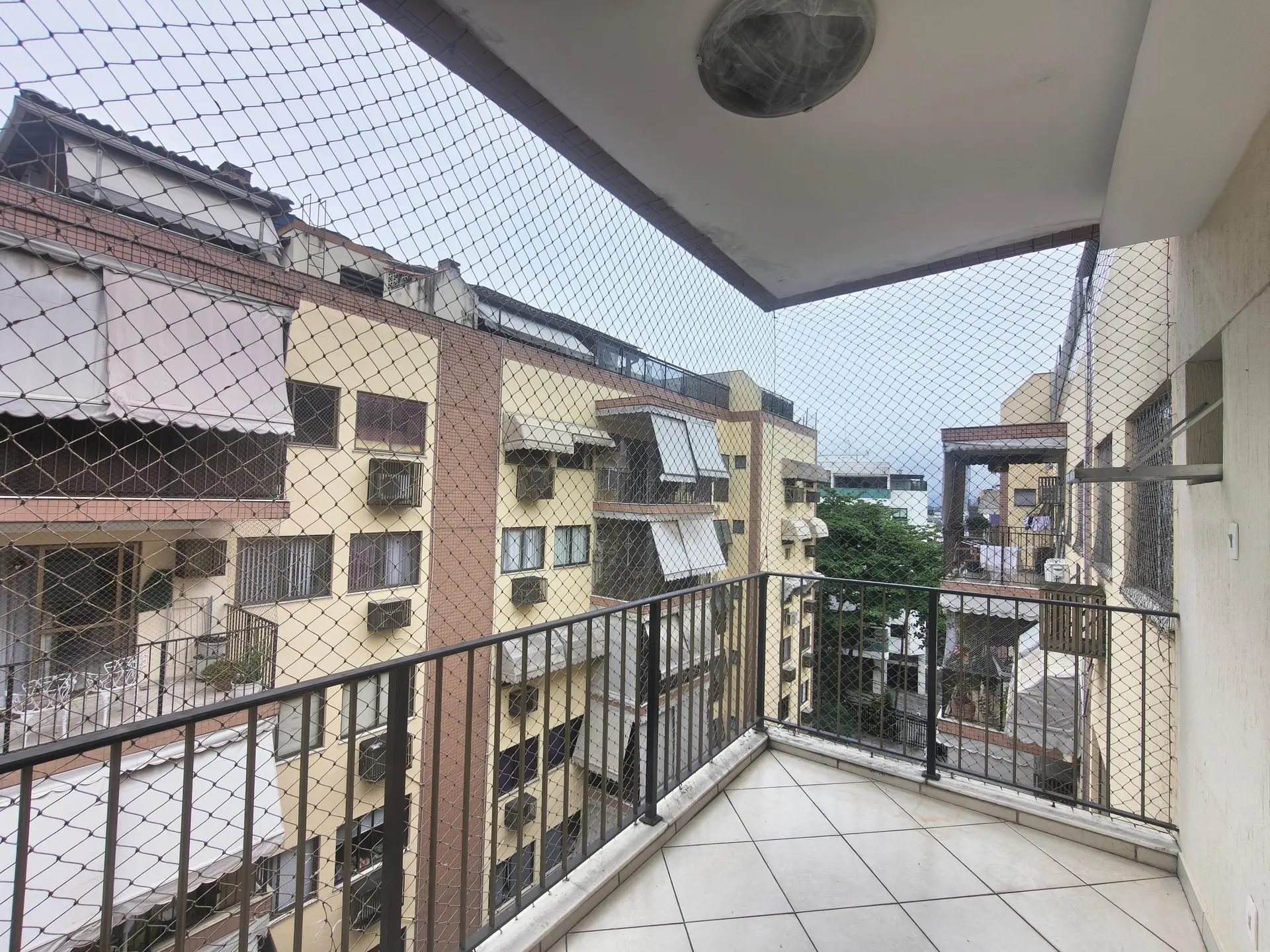 Балкон з грилем та 2 спальні: квартира 129 м² — photo 16