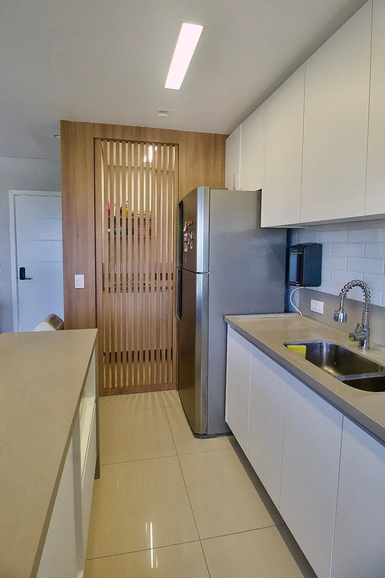 Квартира 80 м² з панорамними вікнами та заскленим балконом — photo 21