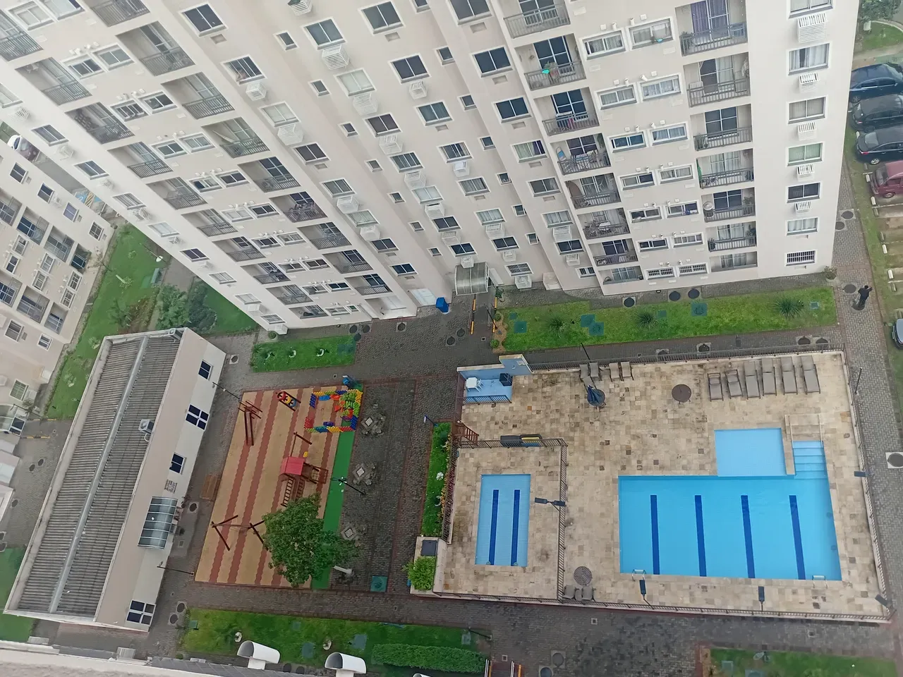 2-bedroom apartment in a building with a gym — photo 19