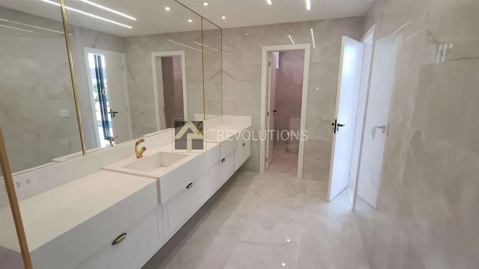 House with 5 bedrooms and 5 en-suites — photo 18