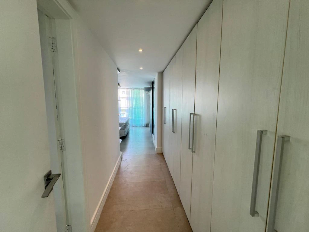 Furnished triplex home with 4 en-suites and 4 parking — photo 21