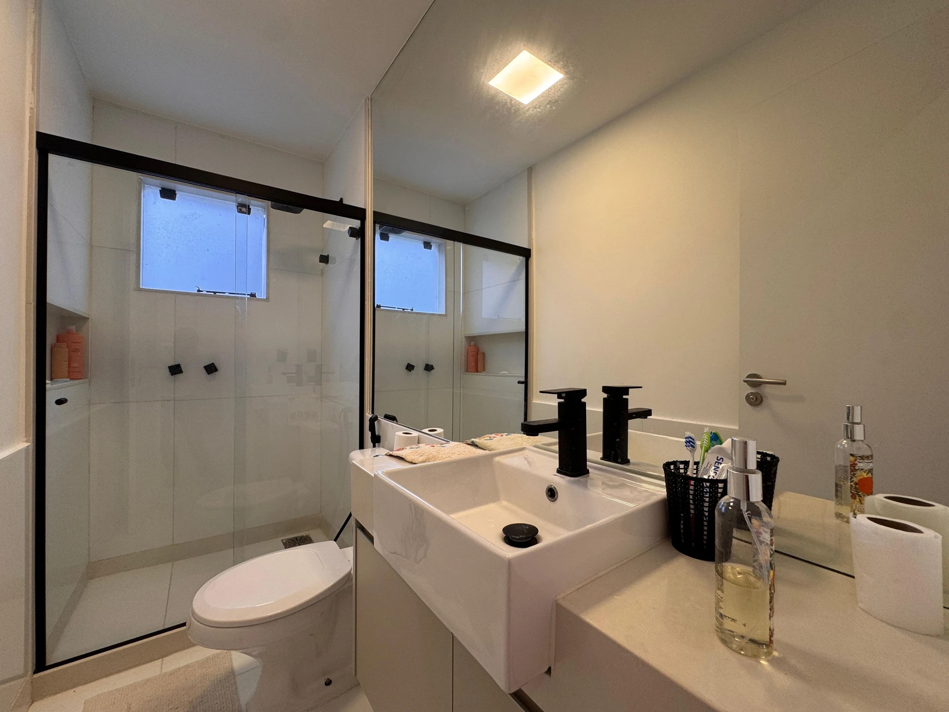 Будинок 280 м² із заскленим балконом та панорамними вікнами — photo 49