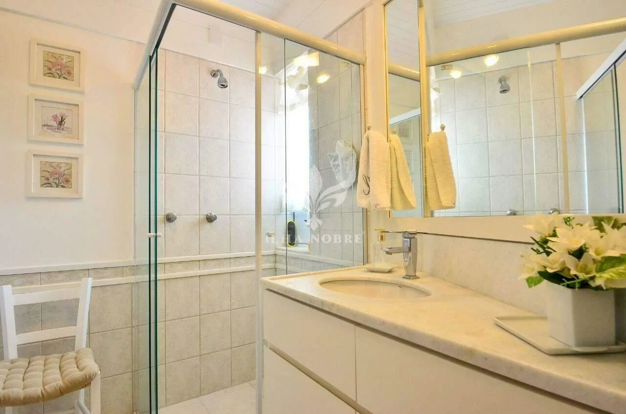 Casa mobiliada com 7 quartos e piscina ao ar livre — photo 29