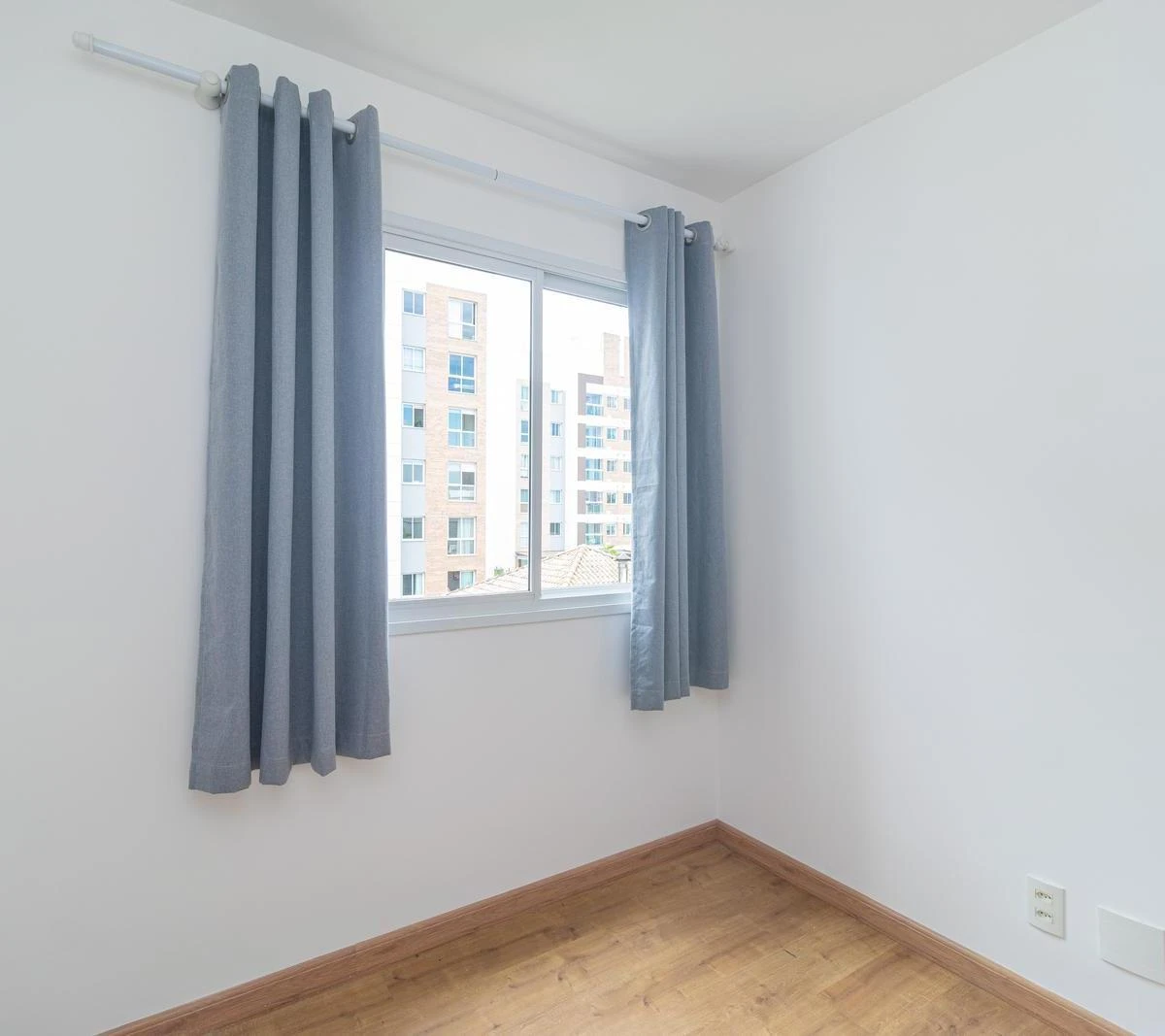 Квартира 71 м² з балконом із грилем та заскленим балконом — photo 24