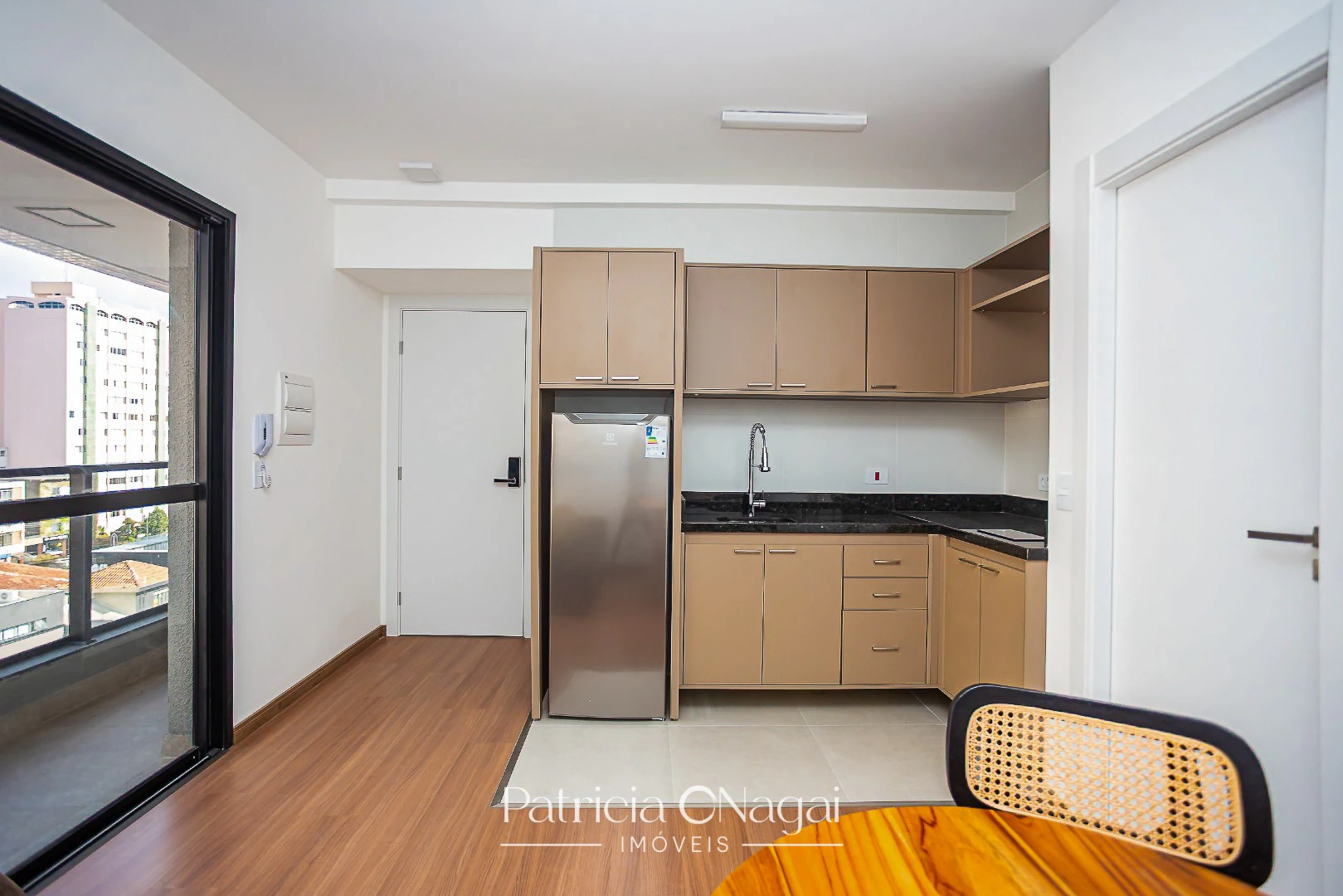 Furnished 1-bedroom apartment with balcony and 56 m² — photo 5