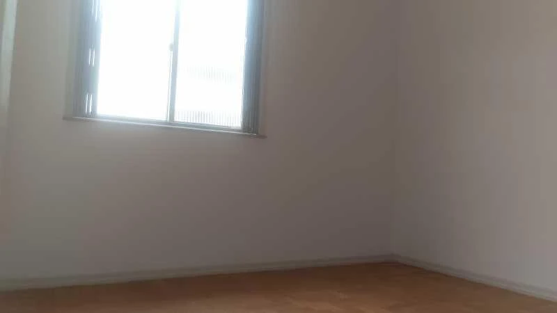 Квартира з 2 спальнями та дерев'яною підлогою або ламінатом — photo 13