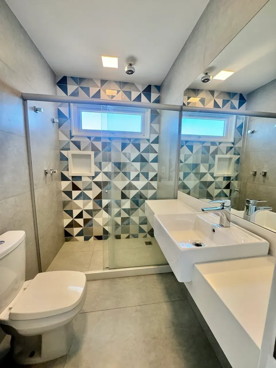 Casa sem mobília com 4 quartos e cozinha fechada a gás — photo 16