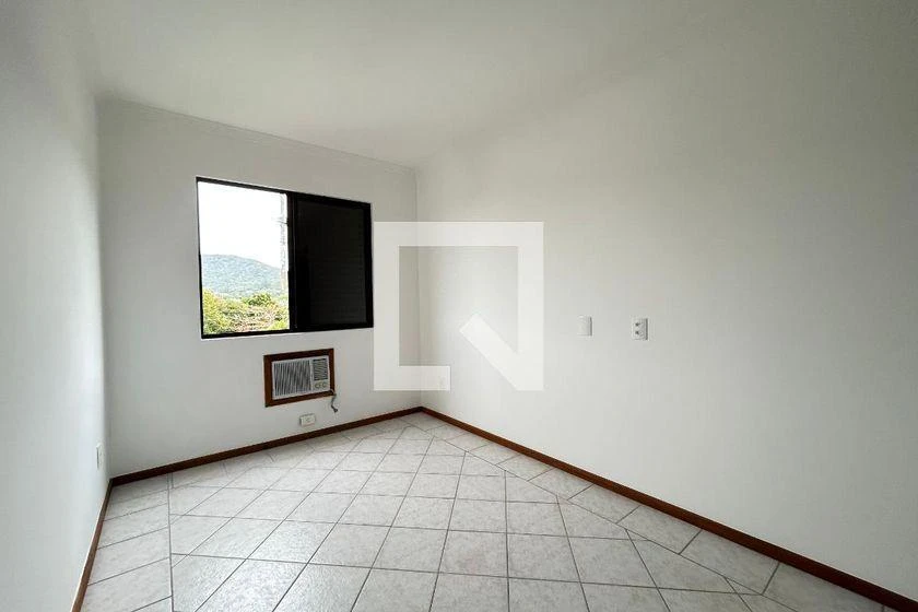 5-bedroom apartment with a bathtub in Florianópolis — photo 9