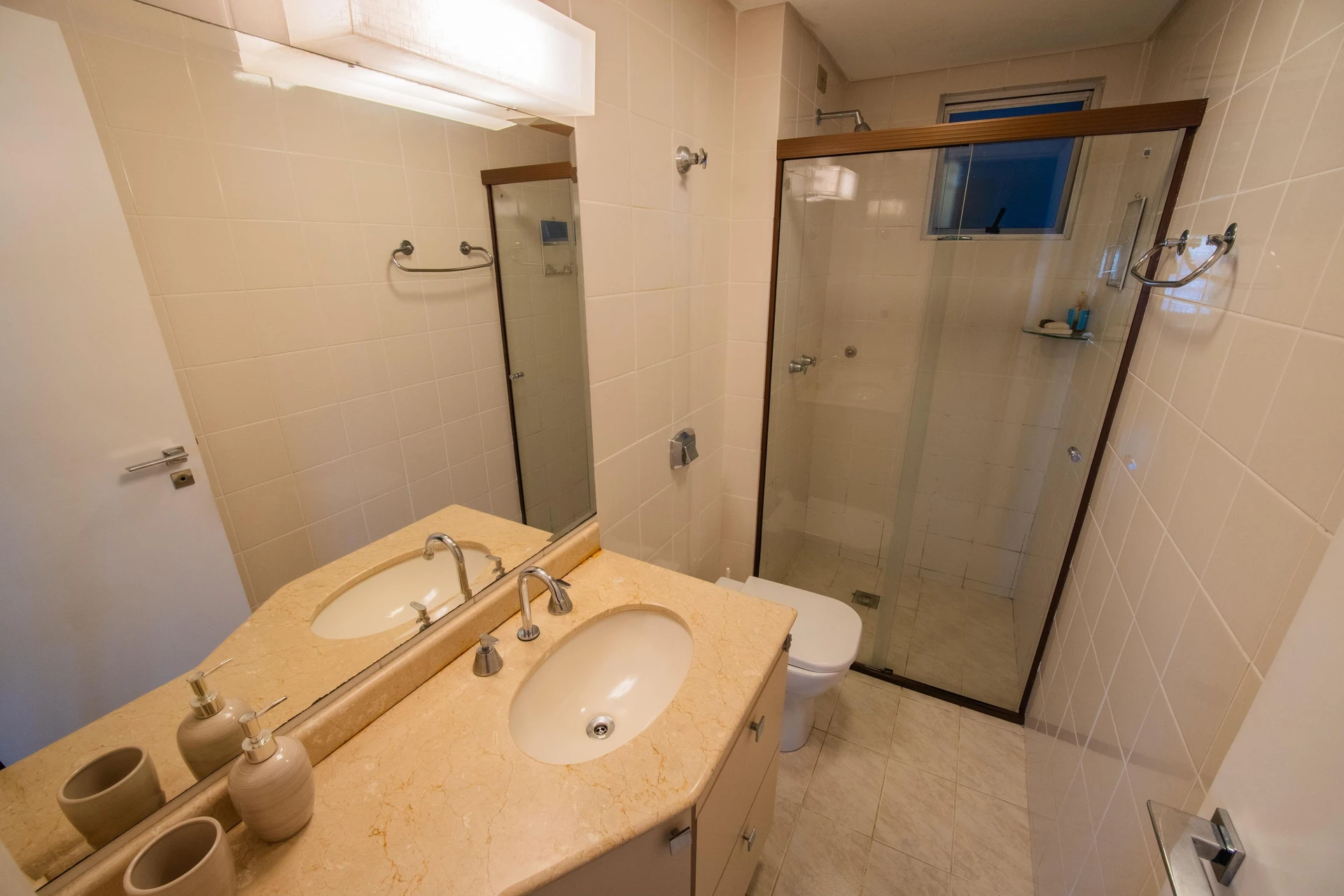 Walk-in closet in a 2-bedroom apartment, 91 m² — photo 24