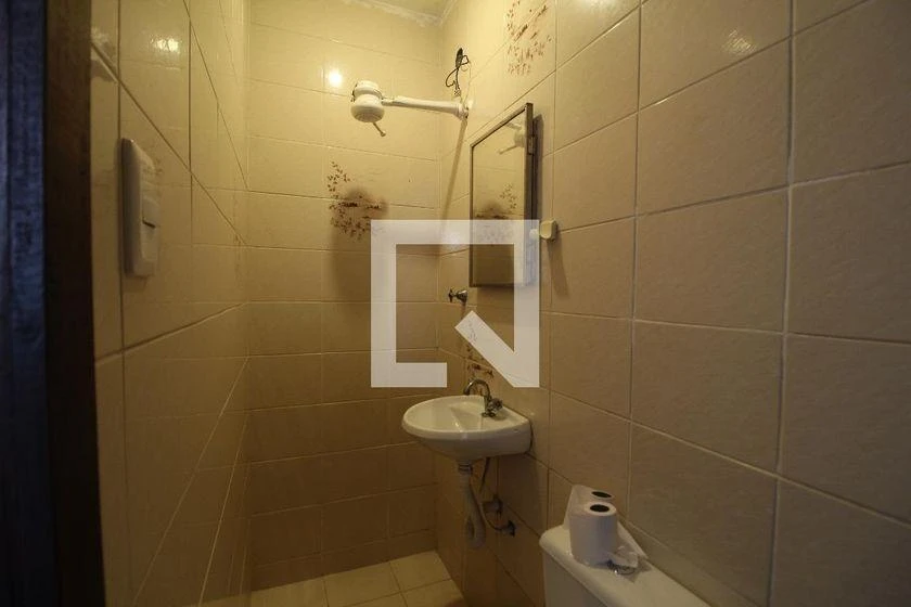265 m² house with a home office and a bathtub — photo 44