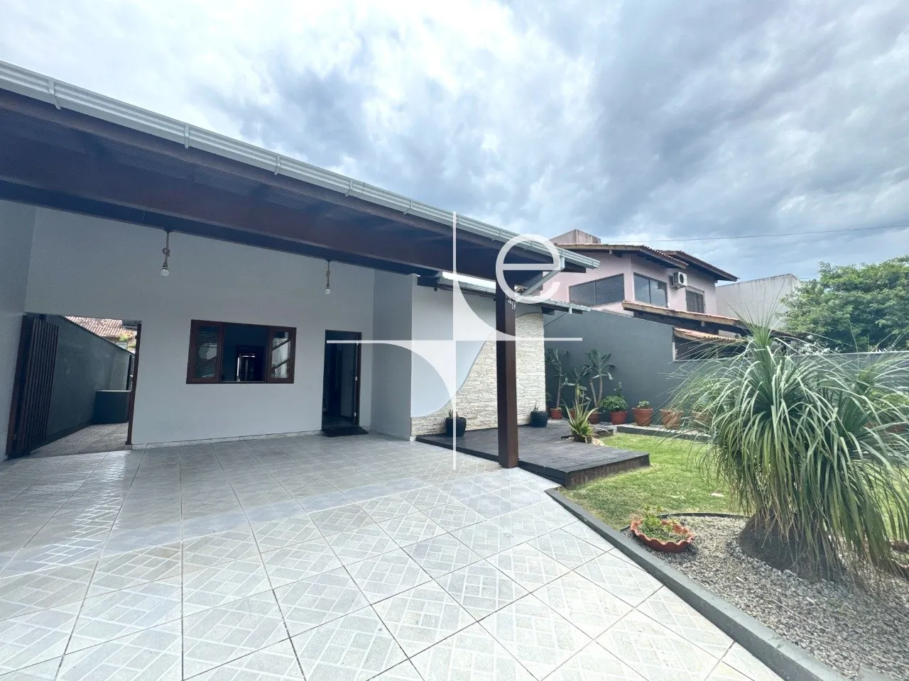 3-bedroom house with a grill on the balcony — photo 34