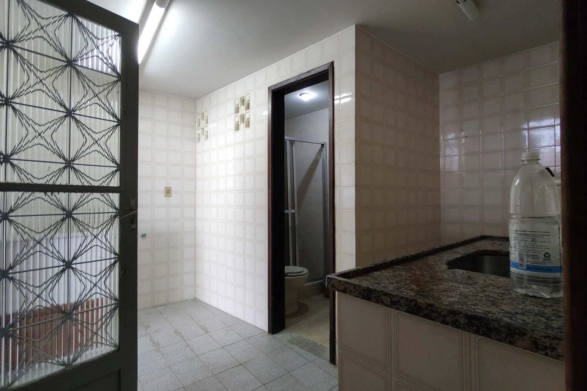 Jacuzzi y 3 dormitorios: casa de 742 m² — photo 77