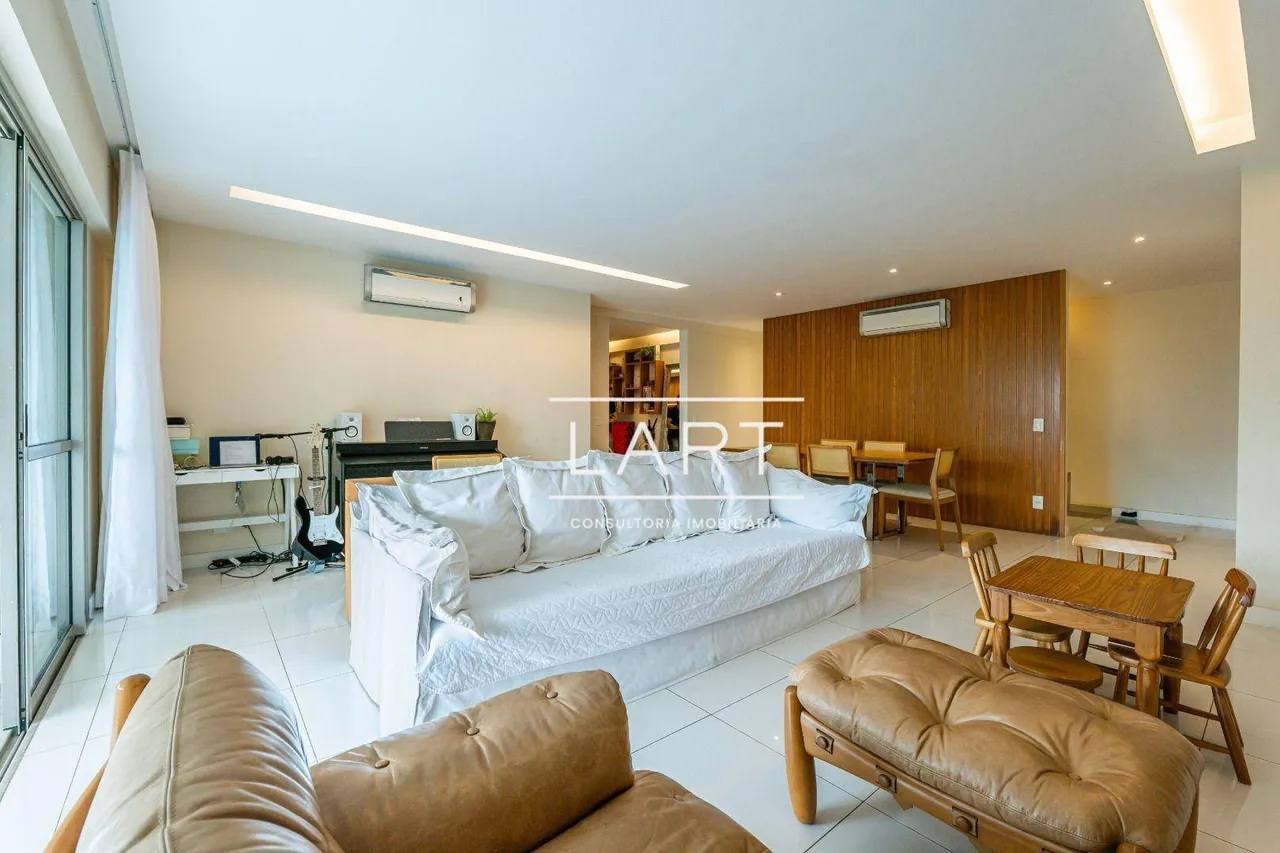 4-bedroom apartment with gas open-plan kitchen and 233 m² — photo 2