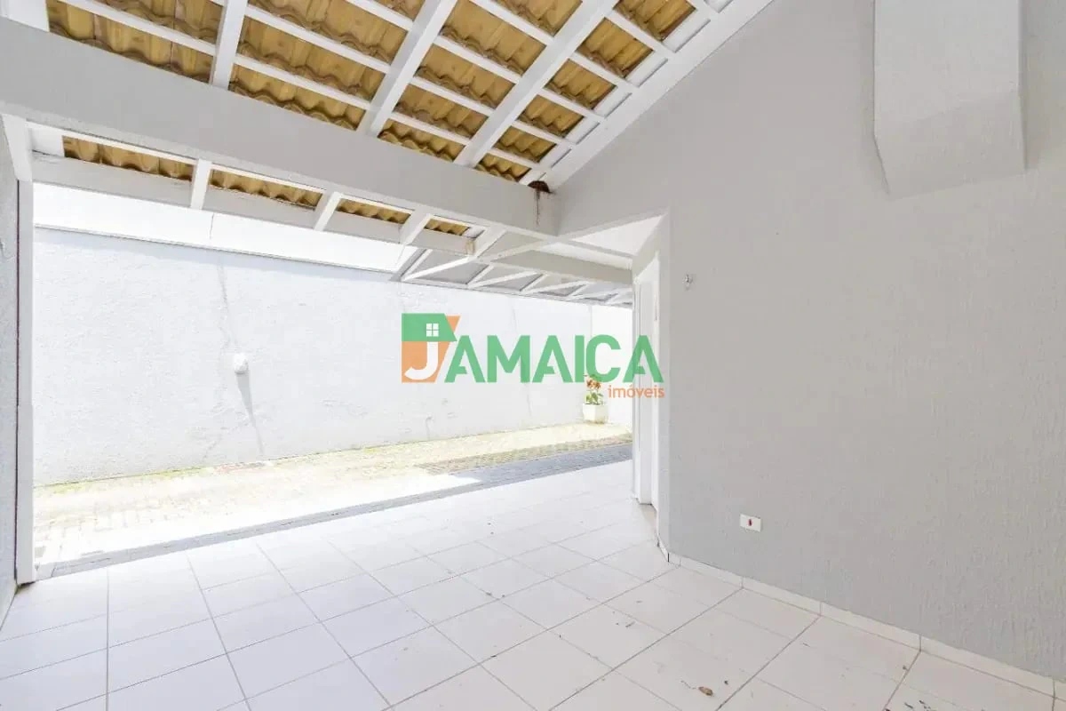 140 m² house with a home office and a walk-in closet — photo 25