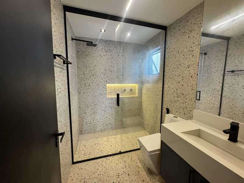 540 m² house with 5 en-suite bedrooms and open-plan kitchen — photo 13