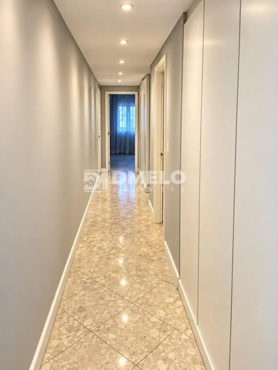 Apartamento mobiliado, 220 m², com janelas do piso ao teto — photo 2