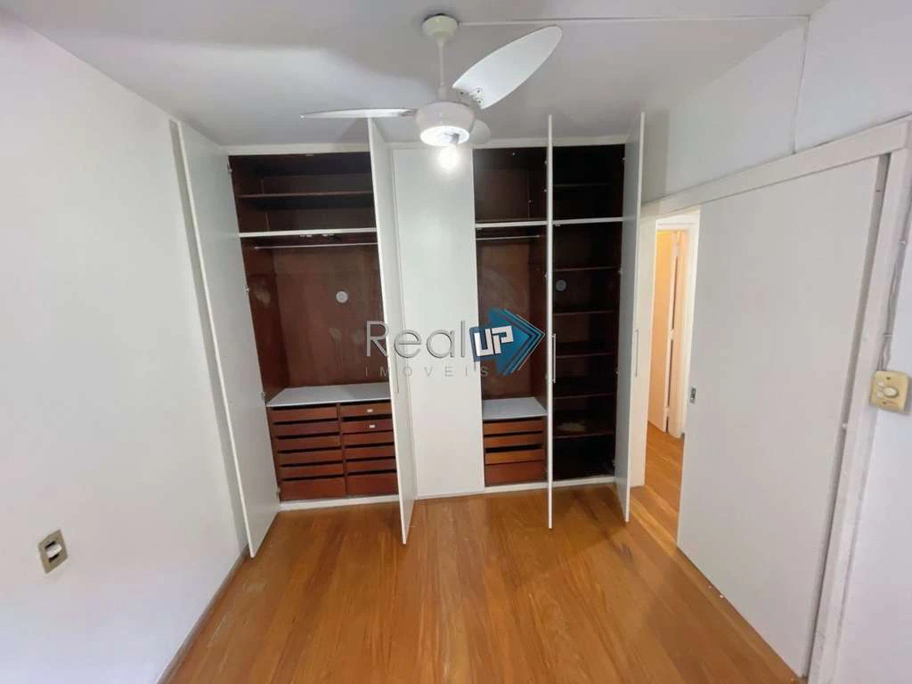 2-bedroom apartment with a glazed balcony — photo 11
