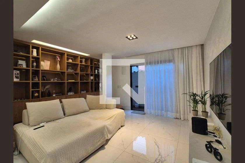 Будинок на 4 спальні з 270 м² і кухнею відкритого плану — photo 19