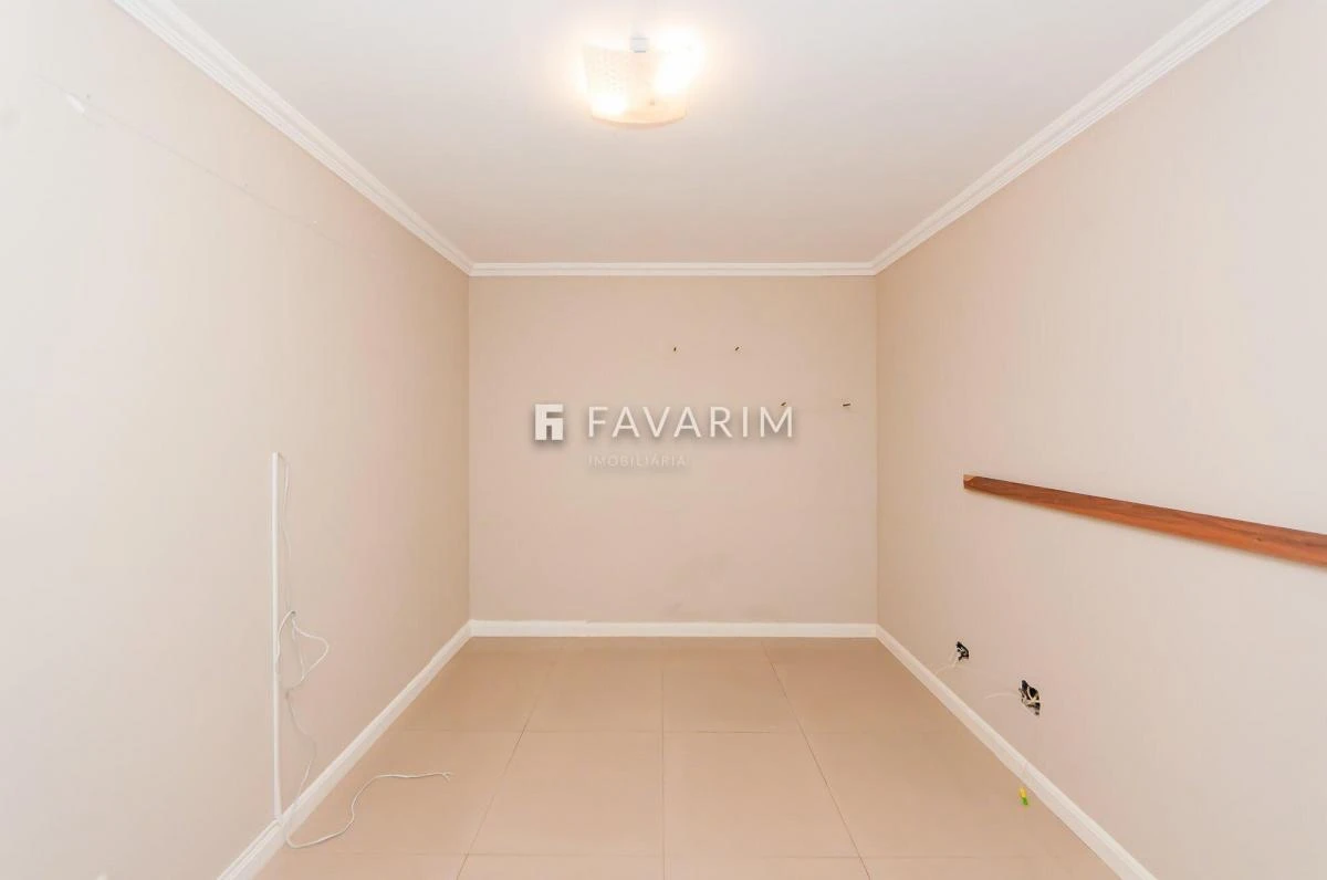 3-bedroom apartment in a building with a pool — photo 27