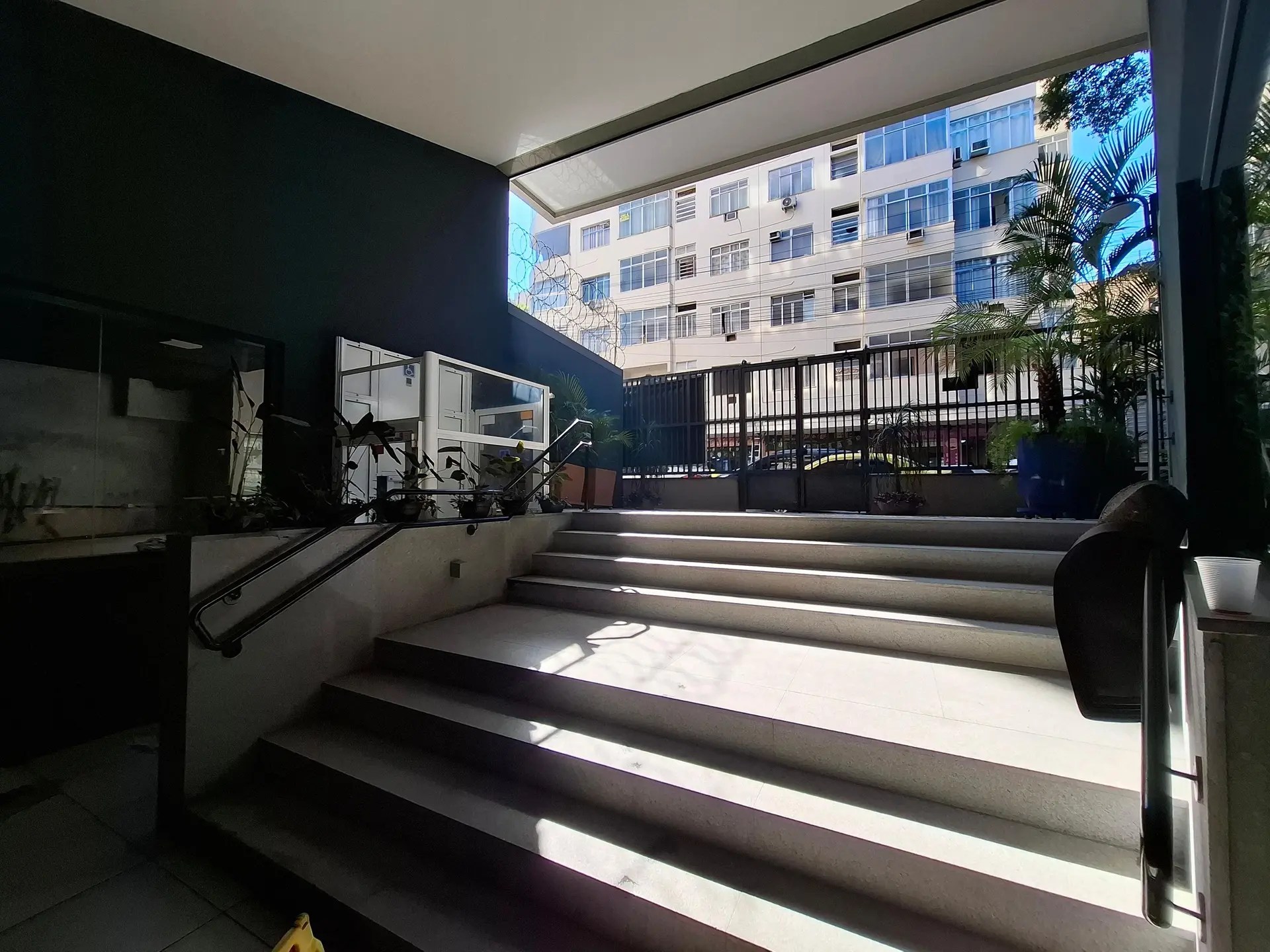 Furnished apartment with home office and balcony — photo 35