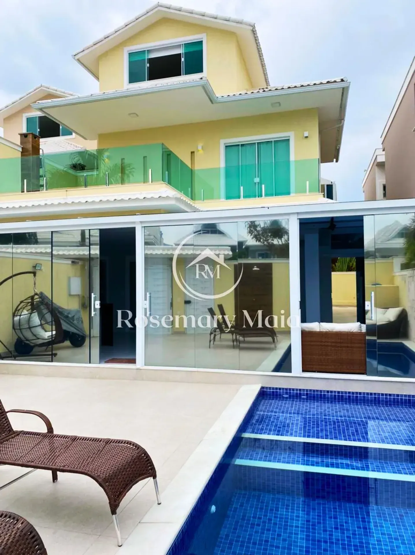 Furnished house with 4 bedrooms and 360 m² — photo 51