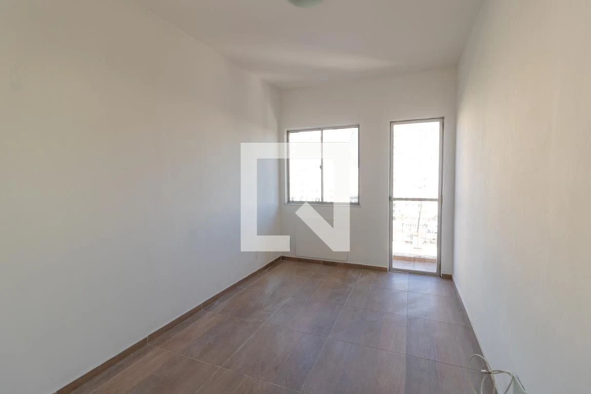 3-bedroom apartment in a building with a gym — photo 13