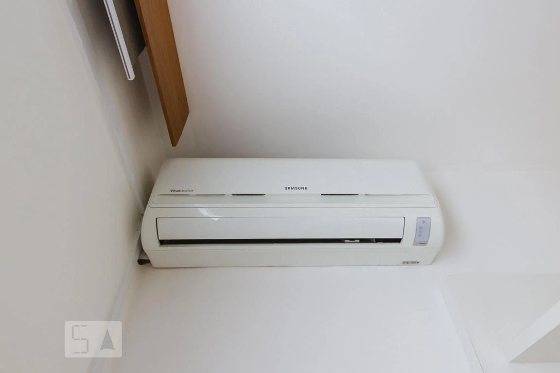 60 m² apartment with a walk-in closet and a home office — photo 9
