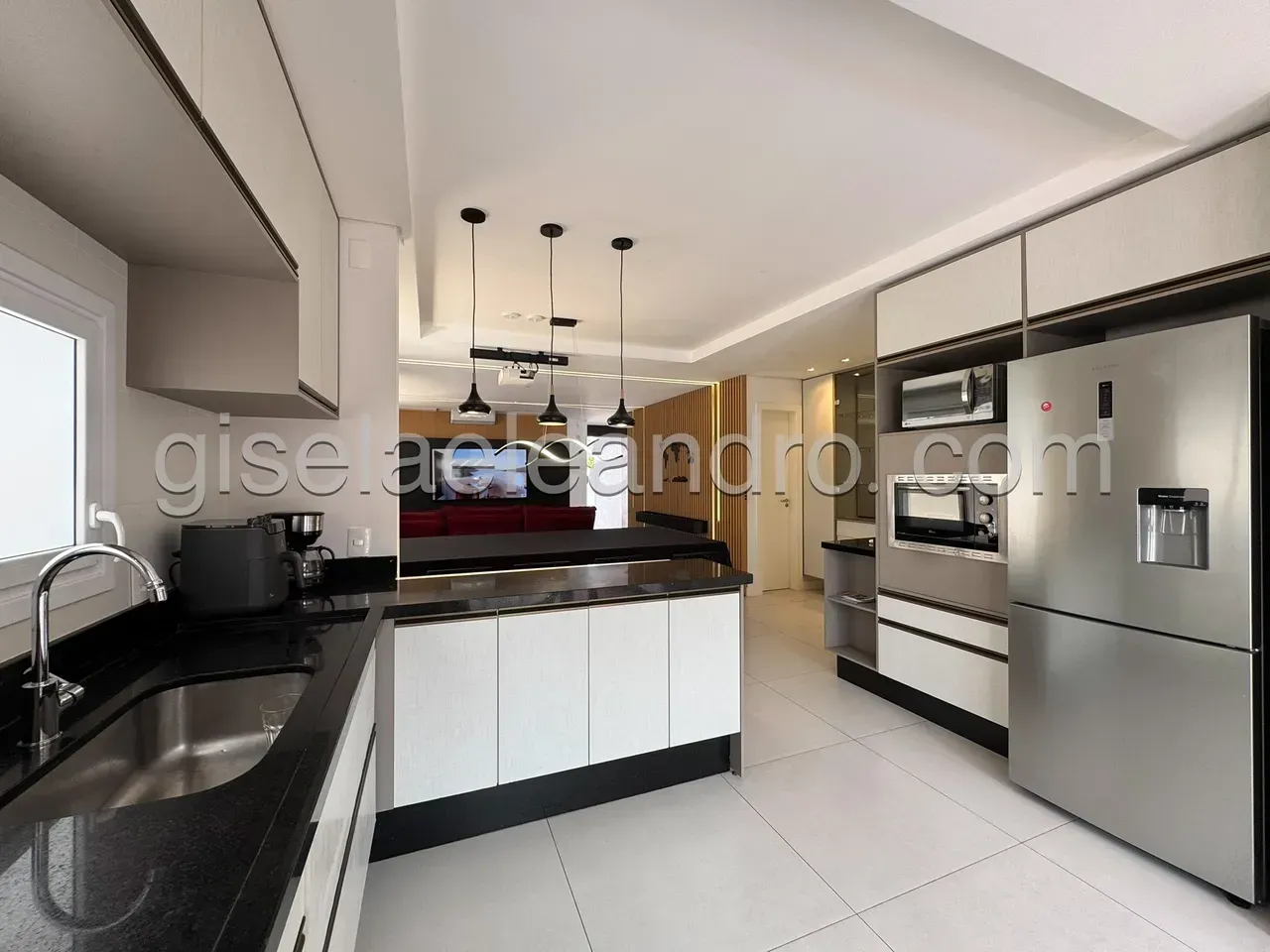 Casa amueblada con 4 dormitorios y cocina abierta — photo 16