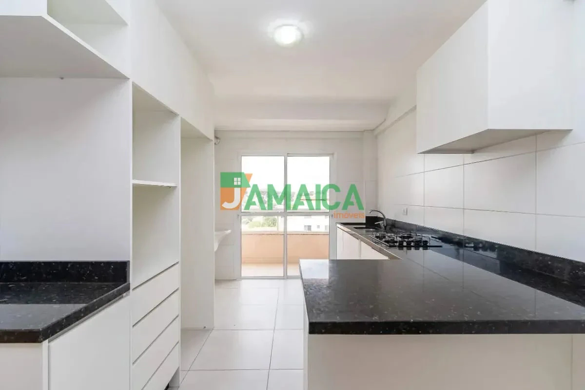 Balcony with a grill in a 2-bedroom apartment, 52 m² — photo 4