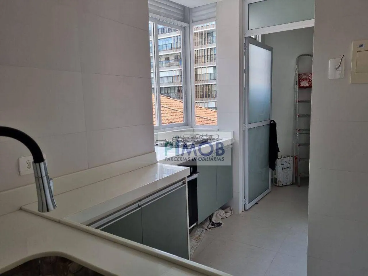2-bedroom apartment with open-plan gas kitchen — photo 10
