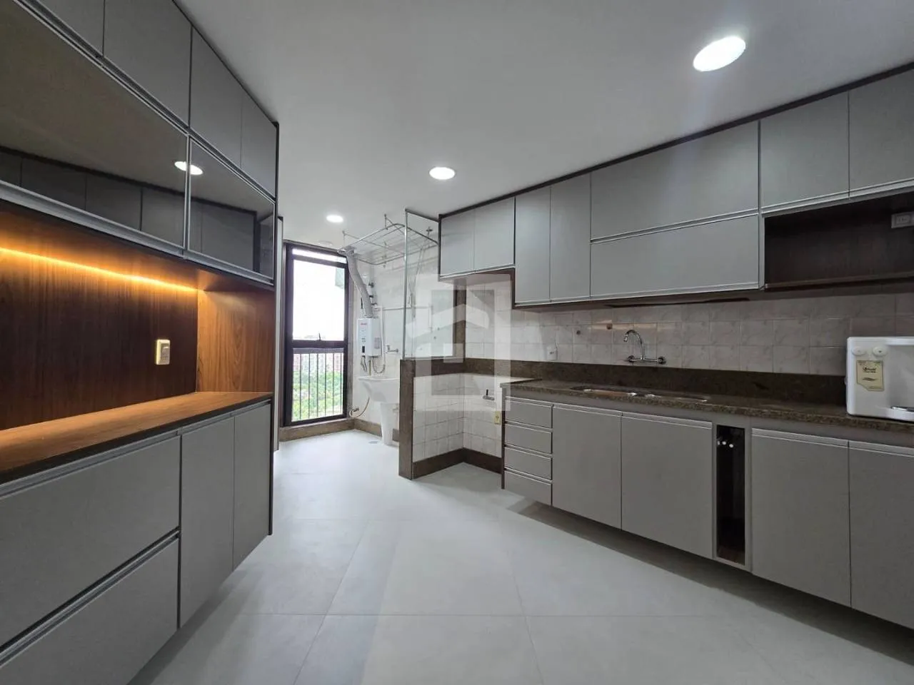 Ванна та 3 спальні: квартира 193 м² — photo 41