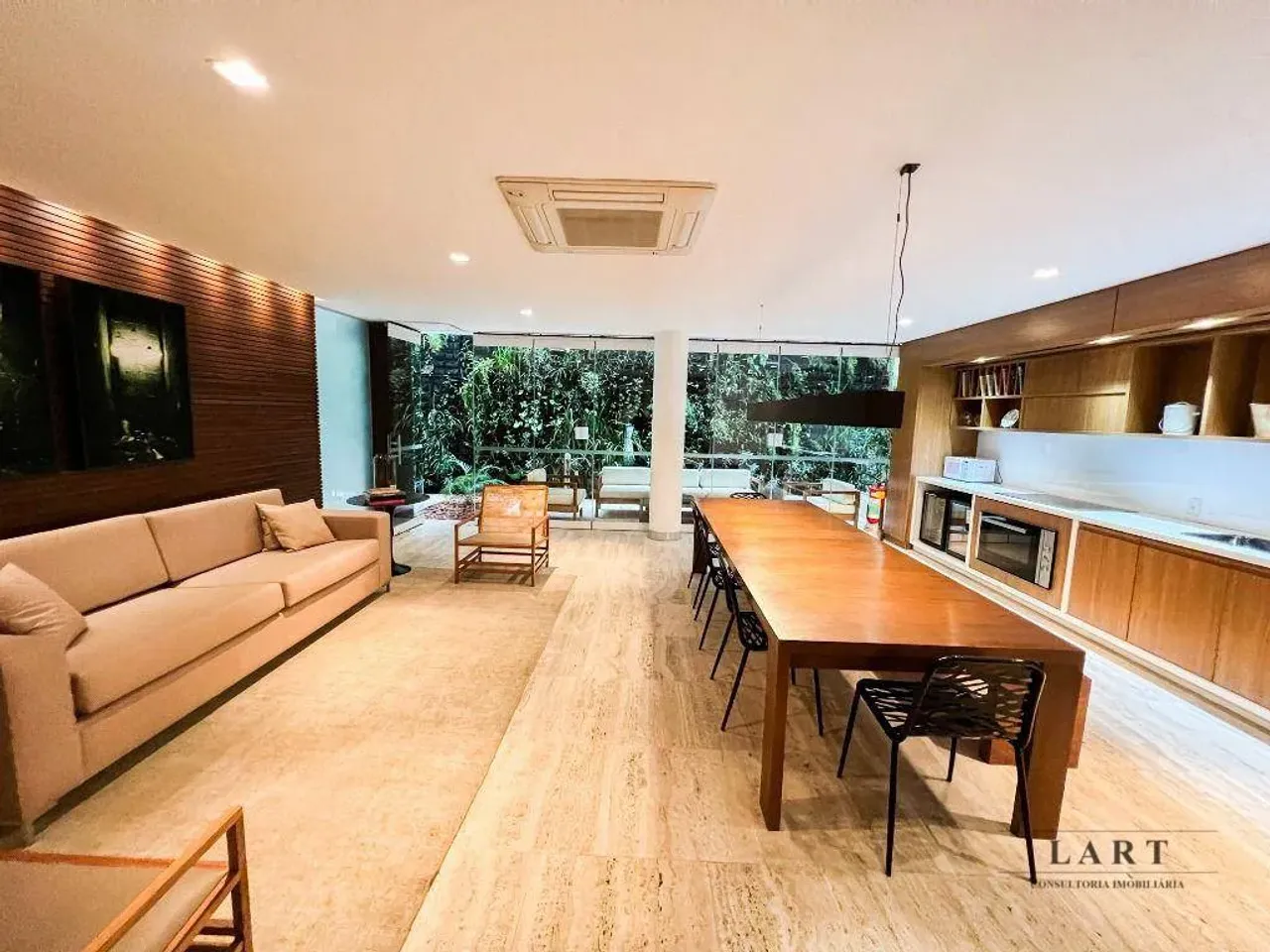 Furnished 2-bedroom apartment with open-plan kitchen — photo 14