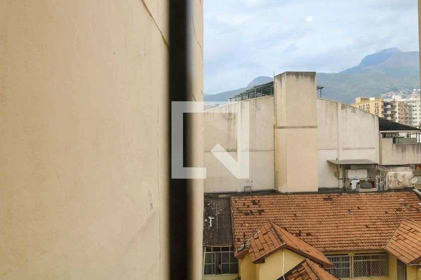 70 m² apartment with 2 bedrooms and a separate kitchen — photo 11