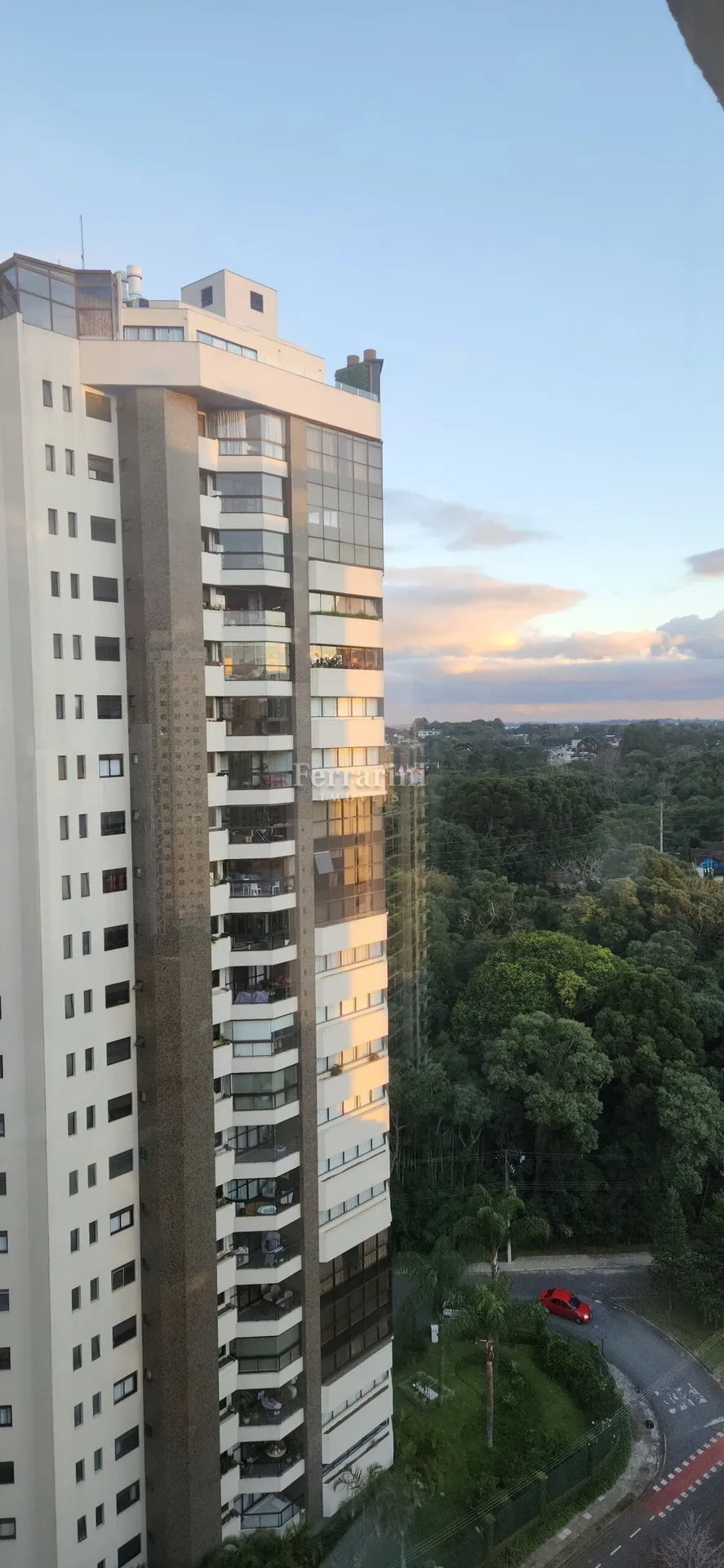Apartment with 3 bedrooms and a closed kitchen — photo 4