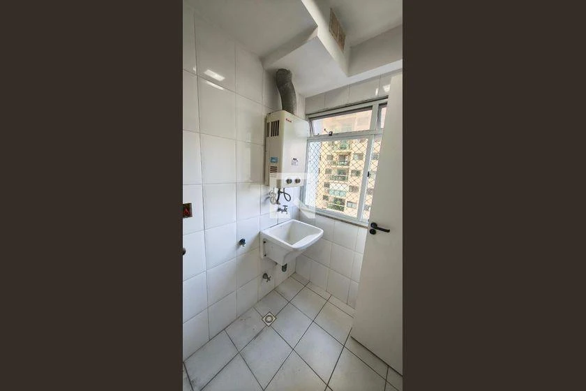 Apartamento de 2 quartos com varanda de vidro — photo 40