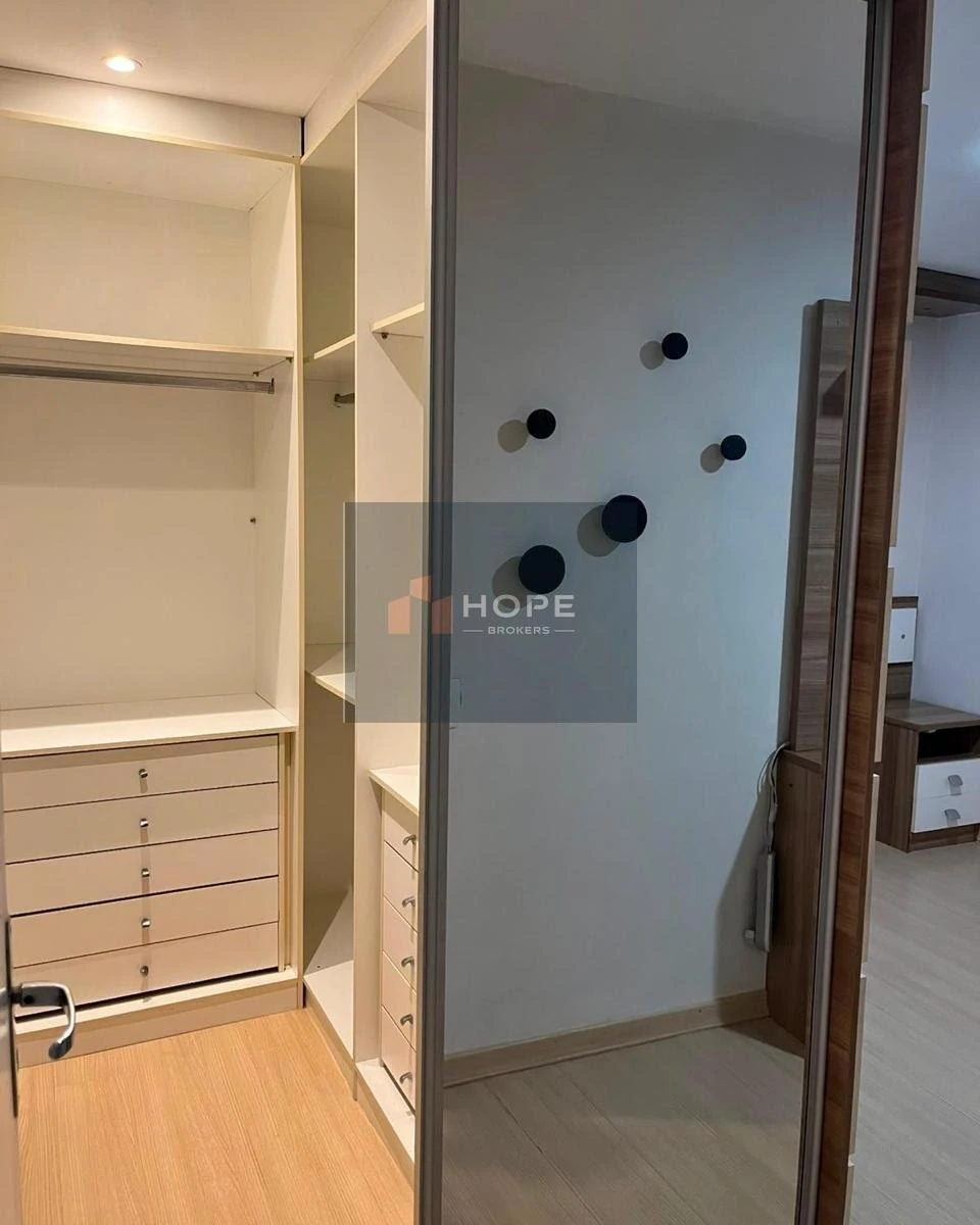 3-bedroom apartment with a walk-in closet — photo 25