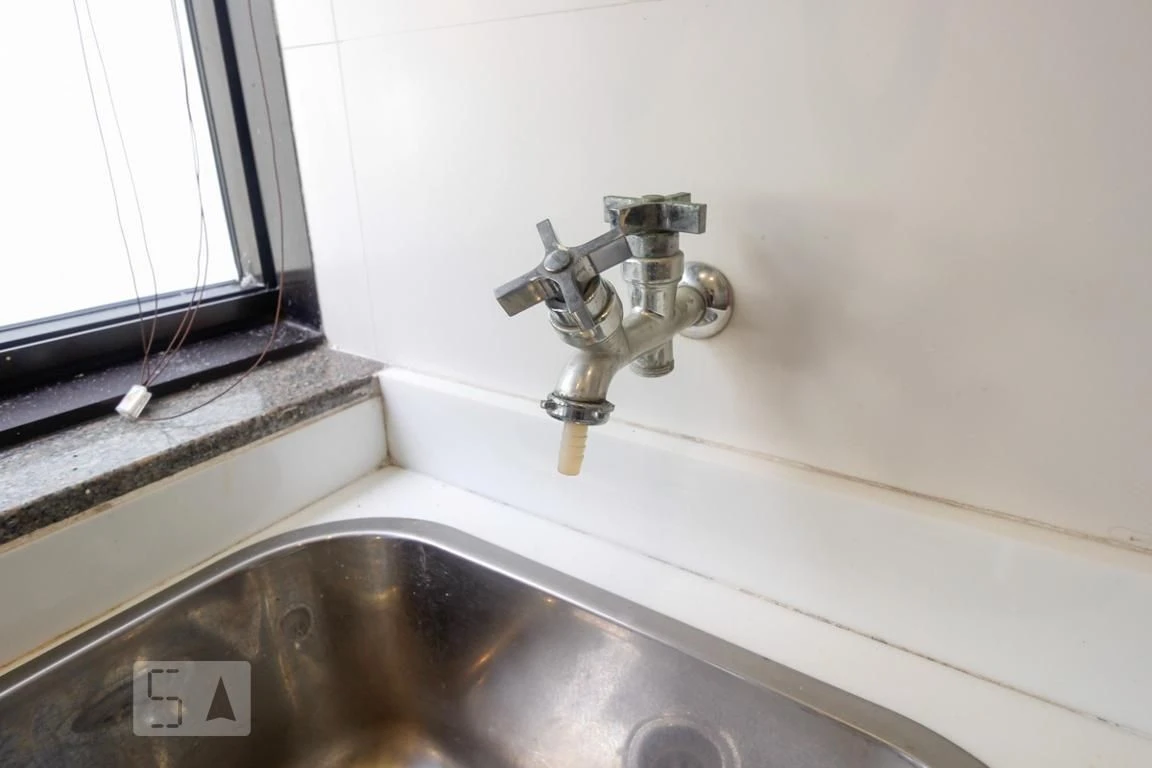 Furnished apartment, 90 m², with a glass-enclosed balcony — photo 40