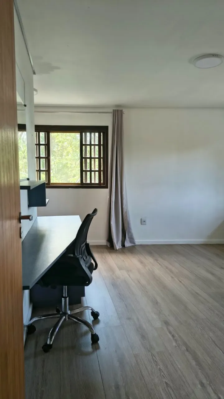 One-bedroom house with a home office — photo 7