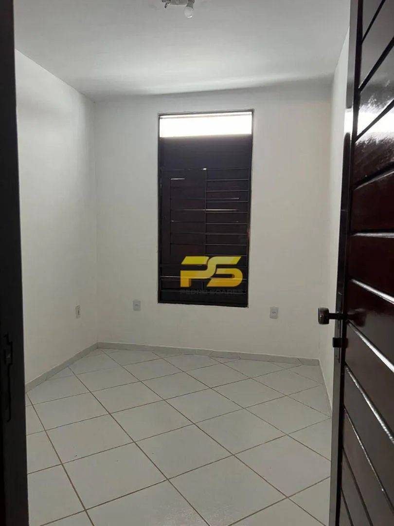 House with 5 bedrooms and 3 en-suite baths, 250 m² — photo 14