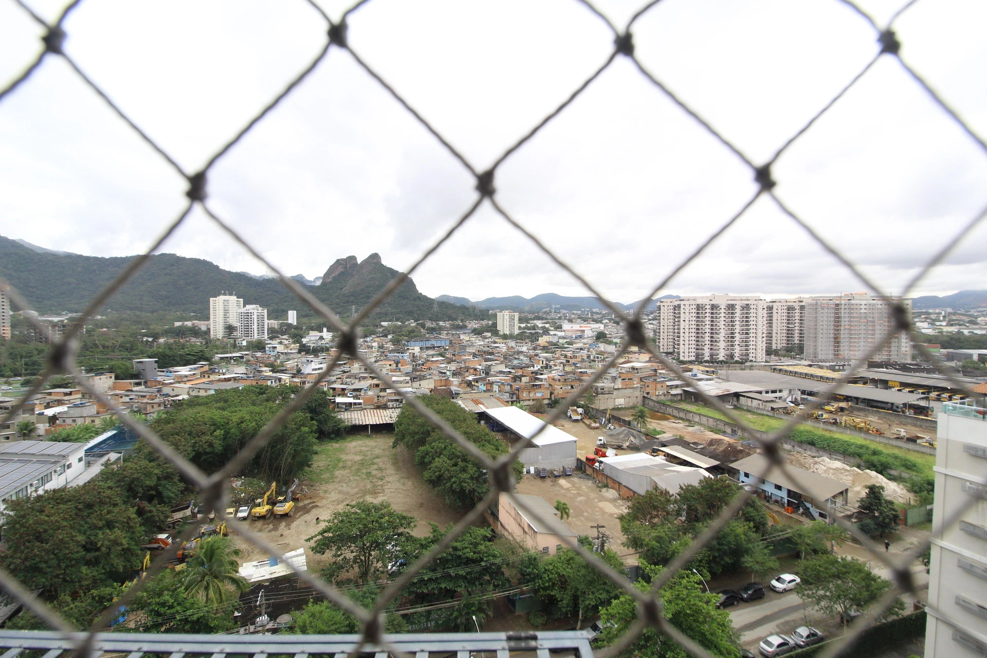 Apartamento mobiliado com 3 quartos, 2 banheiros e varanda — photo 16