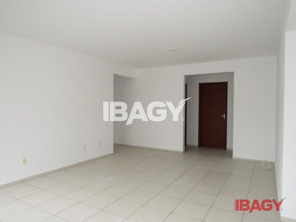 143 m² unfurnished apartment with 3 bedrooms — photo 11