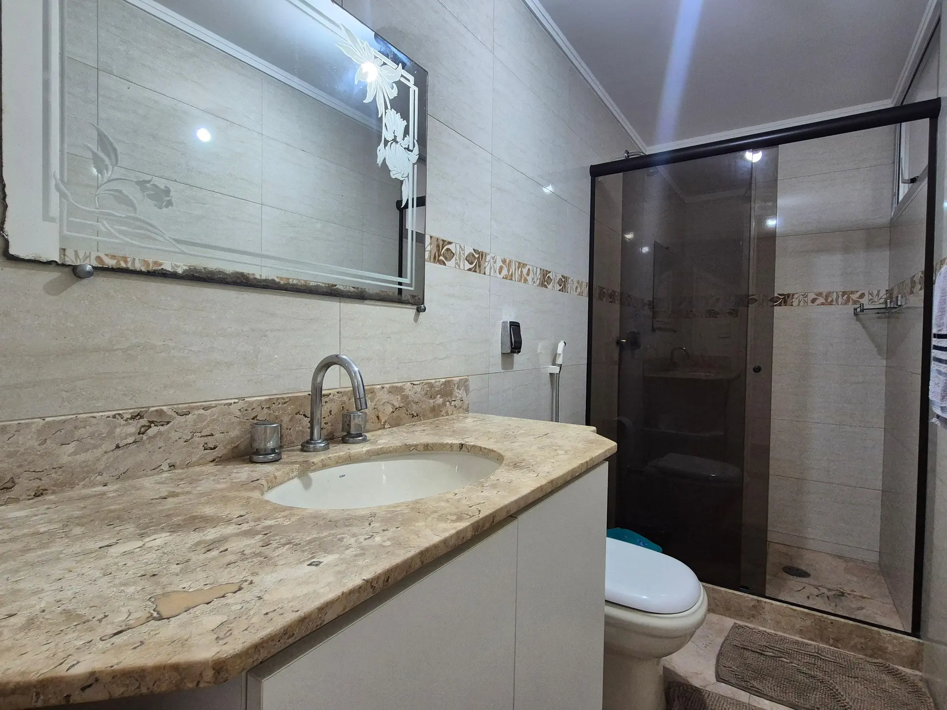4-bedroom apartment with 3 bathrooms and a balcony — photo 59