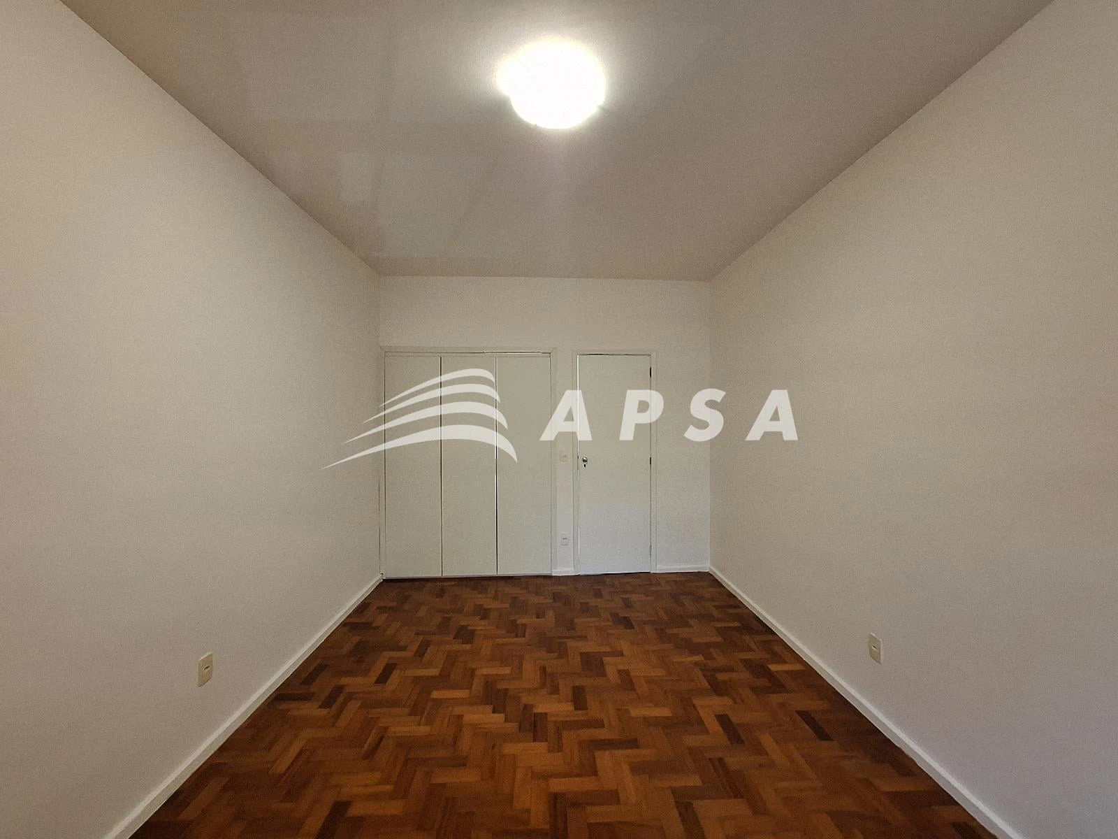 2-bedroom apartment with a mountain view — photo 5