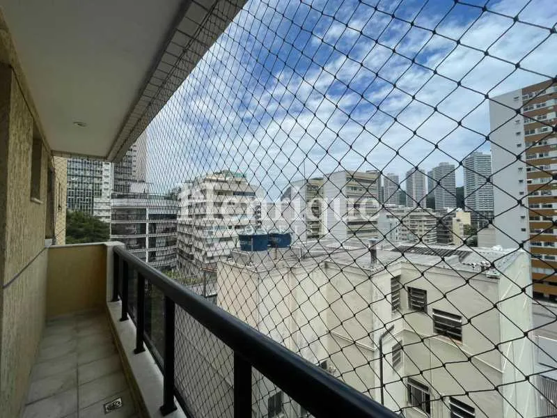 Furnished 1-bedroom apartment with 24-hour concierge — photo 14