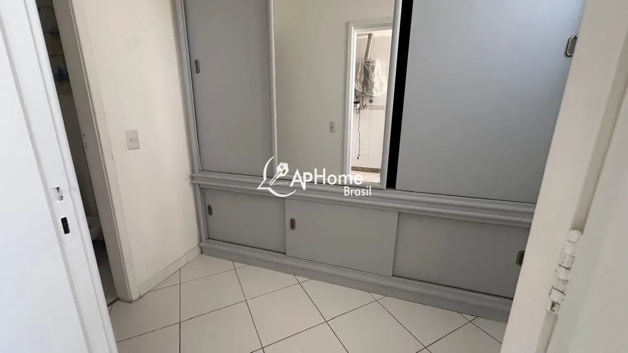 Apartment with 4 bedrooms and a glassed-in balcony — photo 6