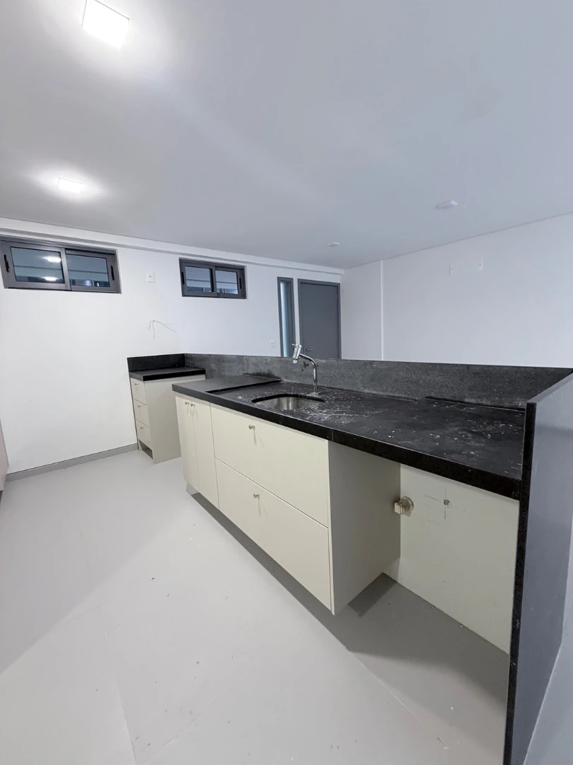 155 m² apartment with 3 en-suite rooms and gas kitchen — photo 3