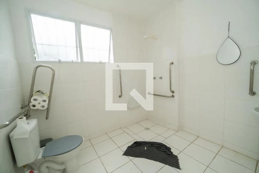 One-bedroom apartment with a washing machine — photo 8