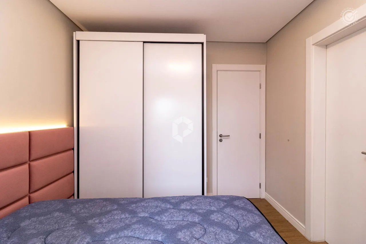 Furnished apartment with 3 bedrooms and 4 bathrooms — photo 16