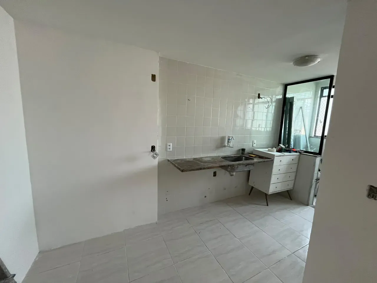 Apartment on the 10th floor with wood or laminate floors — photo 7