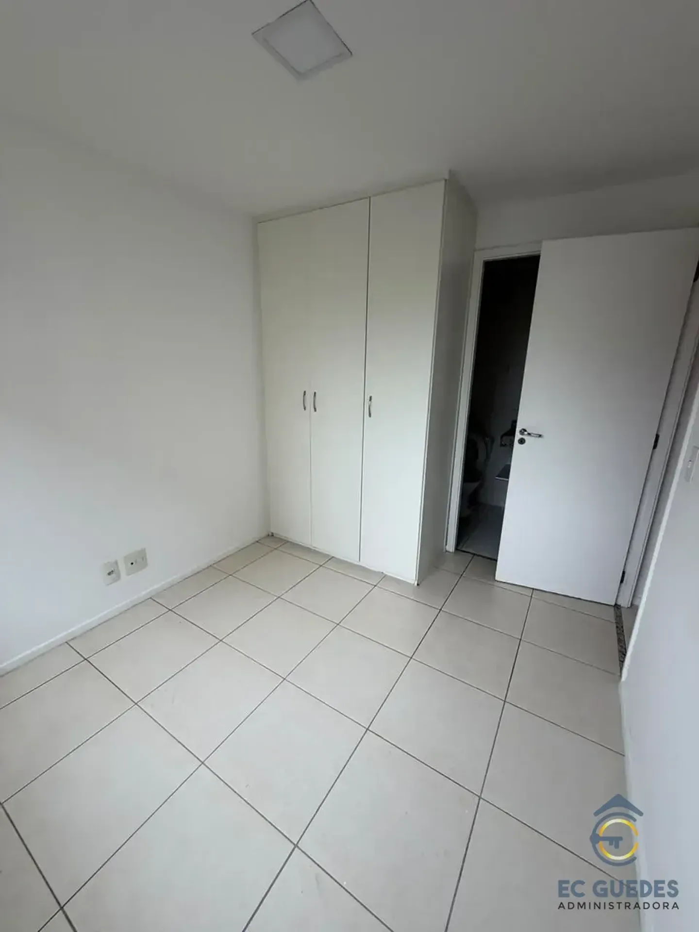 2-bedroom apartment with a mountain view in Rio de Janeiro — photo 14